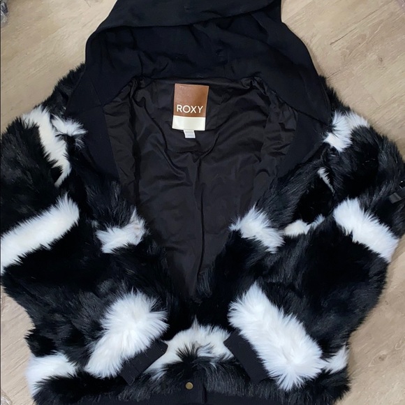🔥 Roxy women’s Carrie faux fur technical jacket 🔥 - Picture 3 of 7